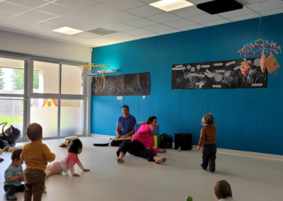 spectacle « Surprise » aux enfants accueillis par les assistantes maternelles de la CAB