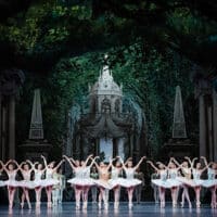 Le Songe d'une nuit d'étéChorégraphie George BalanchineD'après William Shakespeare,Décors Costumes Christian Lacroix