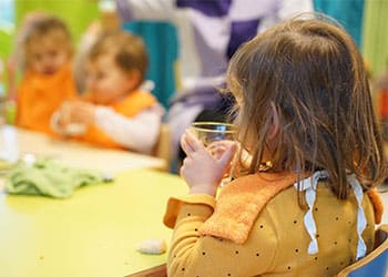 Repas dans les crèches de la CAB